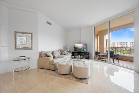 Condo in Aventura, Florida, 2 bedrooms  № 2015570 - photo 24