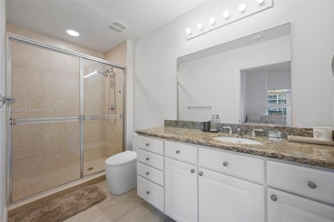 Condo in Aventura, Florida, 2 bedrooms  № 2015570 - photo 23