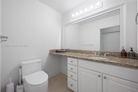 Condo in Aventura, Florida, 2 bedrooms  № 2015570 - photo 20