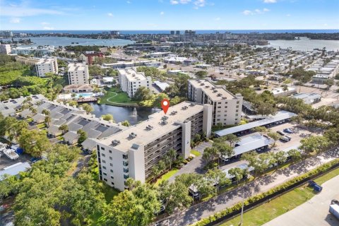 Copropriété à louer à South Pasadena, Floride: 2 chambres, 95.69 m2 № 1851006 - photo 1