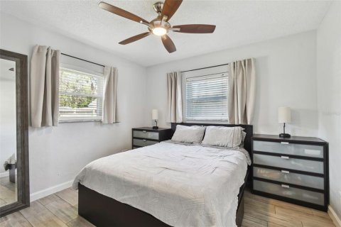 House in Tampa, Florida 2 bedrooms, 91.42 sq.m. № 1895107 - photo 9
