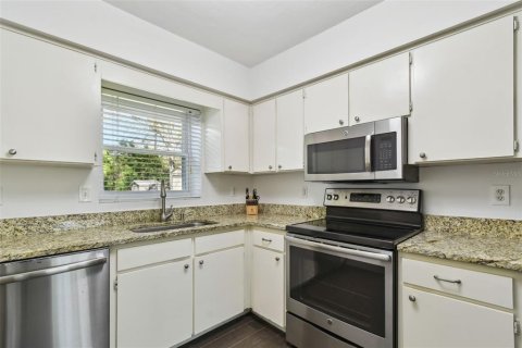 House in Tampa, Florida 2 bedrooms, 91.42 sq.m. № 1895107 - photo 8