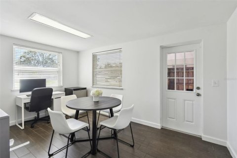 House in Tampa, Florida 2 bedrooms, 91.42 sq.m. № 1895107 - photo 19