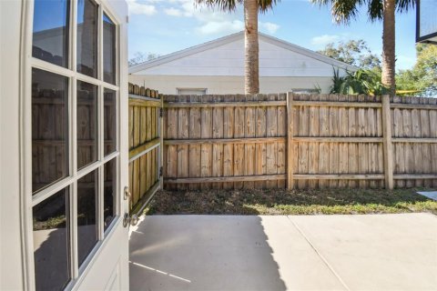 House in Tampa, Florida 2 bedrooms, 91.42 sq.m. № 1895107 - photo 20