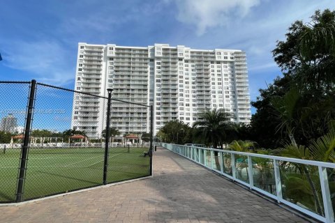 Condominio en venta en Aventura, Florida, 2 dormitorios, 113.34 m2 № 2066493 - foto 13