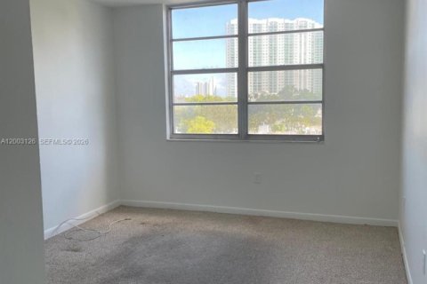 Condominio en venta en Aventura, Florida, 2 dormitorios, 113.34 m2 № 2066493 - foto 25