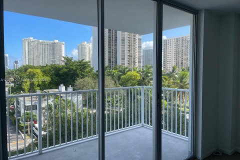 Condominio en venta en Aventura, Florida, 2 dormitorios, 113.34 m2 № 2066493 - foto 21