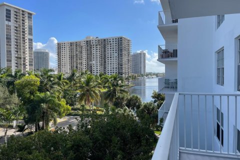 Condominio en venta en Aventura, Florida, 2 dormitorios, 113.34 m2 № 2066493 - foto 20