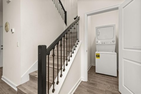 Casa en alquiler en Orlando, Florida, 5 dormitorios, 361.02 m2 № 1893898 - foto 23