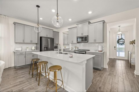 Casa en alquiler en Orlando, Florida, 5 dormitorios, 361.02 m2 № 1893898 - foto 12