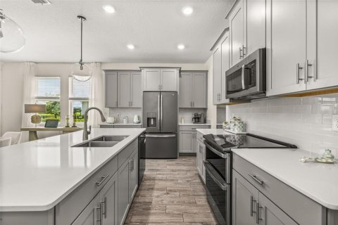 Casa en alquiler en Orlando, Florida, 5 dormitorios, 361.02 m2 № 1893898 - foto 15