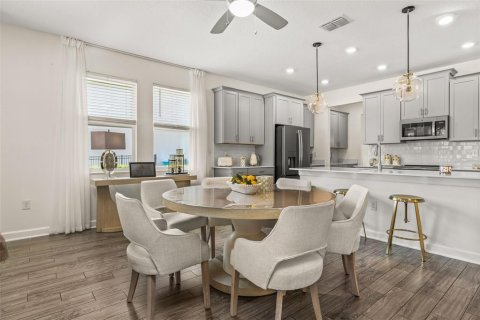 Casa en alquiler en Orlando, Florida, 5 dormitorios, 361.02 m2 № 1893898 - foto 16