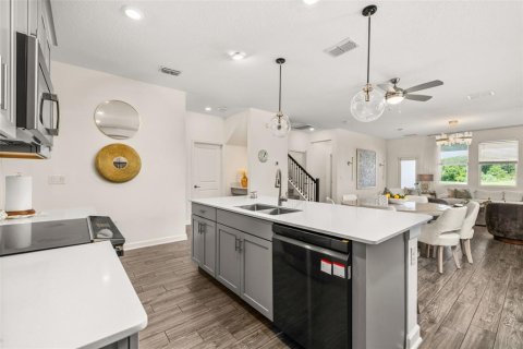 Casa en alquiler en Orlando, Florida, 5 dormitorios, 361.02 m2 № 1893898 - foto 14