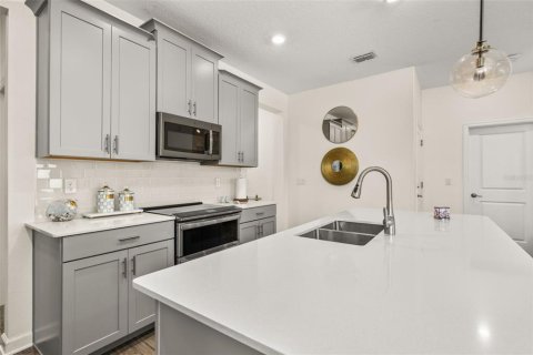 Casa en alquiler en Orlando, Florida, 5 dormitorios, 361.02 m2 № 1893898 - foto 13