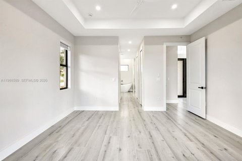 House in Cape Coral, Florida 3 bedrooms, 169.45 sq.m. № 2028241 - photo 12