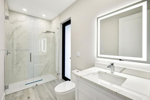 House in Cape Coral, Florida 3 bedrooms, 169.45 sq.m. № 2028241 - photo 19