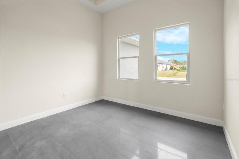 House in Lehigh Acres, Florida 3 bedrooms, 167.41 sq.m. № 2105480 - photo 21