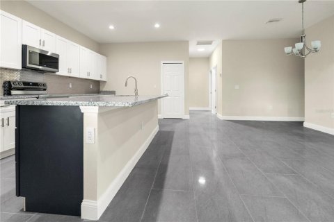 House in Lehigh Acres, Florida 3 bedrooms, 167.41 sq.m. № 2105480 - photo 8