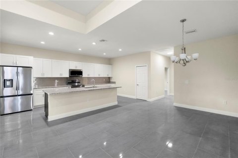 House in Lehigh Acres, Florida 3 bedrooms, 167.41 sq.m. № 2105480 - photo 14