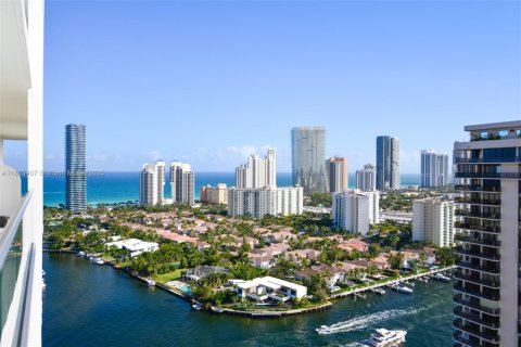 Condo in Aventura, Florida, 2 bedrooms  № 1890398 - photo 1