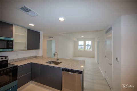 Appartement à louer à Orlando, Floride: 2 chambres, 95.04 m2 № 2403040 - photo 4