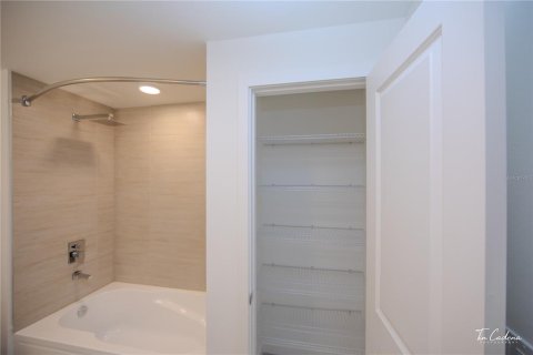 Appartement à louer à Orlando, Floride: 2 chambres, 95.04 m2 № 2403040 - photo 19