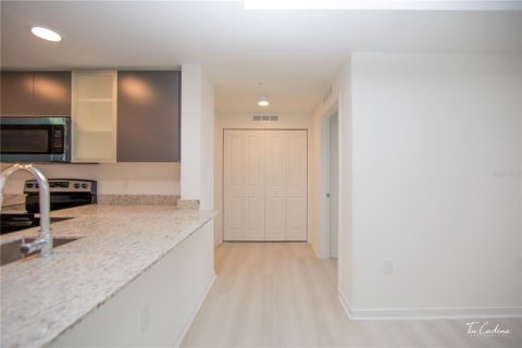 Appartement à louer à Orlando, Floride: 2 chambres, 95.04 m2 № 2403040 - photo 6