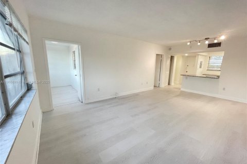 Снять в аренду кондоминиум в Авентура, Флорида 1 спальня, 74.32м2, № 1963308 - фото 6