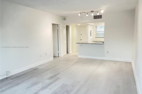 Снять в аренду кондоминиум в Авентура, Флорида 1 спальня, 74.32м2, № 1963308 - фото 7