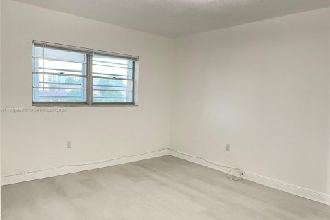 Снять в аренду кондоминиум в Авентура, Флорида 1 спальня, 74.32м2, № 1963308 - фото 10