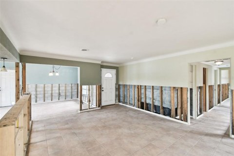 House in Treasure Island, Florida 3 bedrooms, 143.07 sq.m. № 1722065 - photo 25