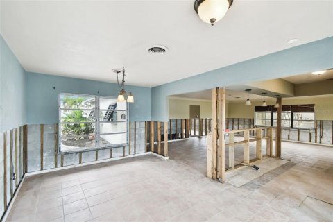 House in Treasure Island, Florida 3 bedrooms, 143.07 sq.m. № 1722065 - photo 30