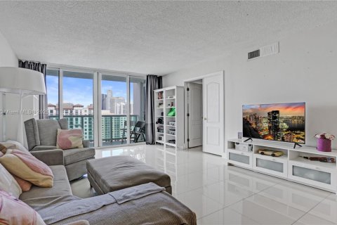 Condo in Sunny Isles Beach, Florida, 2 bedrooms  № 2035032 - photo 7