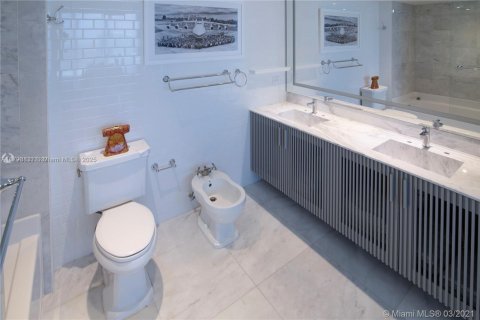 Condo in Miami, Florida, 2 bedrooms  № 1712900 - photo 20