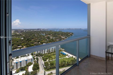 Condo in Miami, Florida, 2 bedrooms  № 1712900 - photo 29