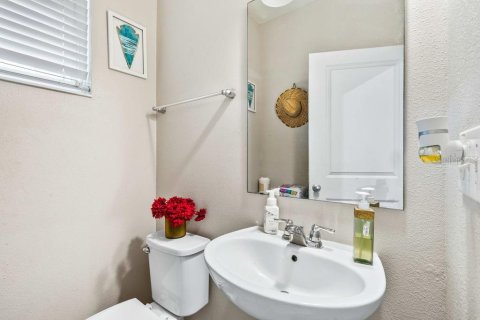 Townhouse in Kissimmee, Florida 4 bedrooms, 152.08 sq.m. № 2149638 - photo 16
