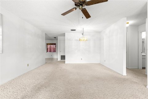 Casa en venta en Ocala, Florida, 2 dormitorios, 162.39 m2 № 1906162 - foto 4