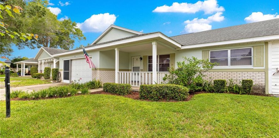 Casa en Ocala, Florida 2 dormitorios, 162.39 m2 № 1906162