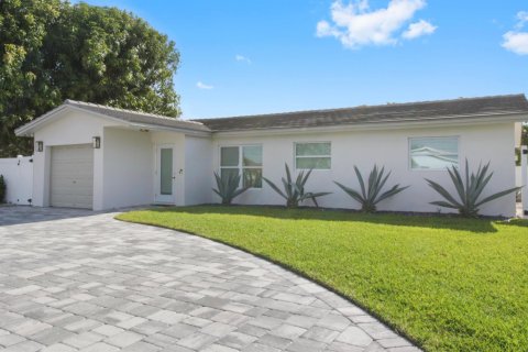 Casa en alquiler en Boca Raton, Florida, 3 dormitorios, 144.28 m2 № 1209266 - foto 1