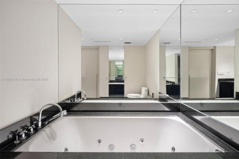 Купить кондоминиум в Майами-Бич, Флорида 2 спальни, 118.82м2, № 1939045 - фото 27