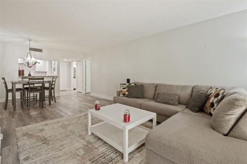 Condo in Weston, Florida, 2 bedrooms  № 1998777 - photo 3