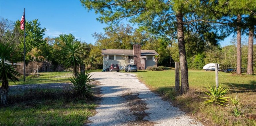 House in Oviedo, Florida 3 bedrooms, 133.78 sq.m. № 2330688