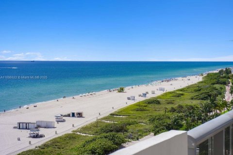 Condo in Miami Beach, Florida, 3 bedrooms  № 2037493 - photo 21