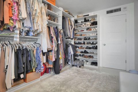 Condo in Miami Beach, Florida, 3 bedrooms  № 2037493 - photo 15