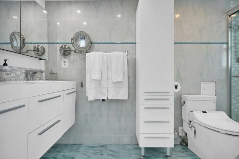 Condo in Miami Beach, Florida, 3 bedrooms  № 2037493 - photo 27