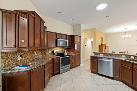 House in The Villages, Florida 3 bedrooms, 189.06 sq.m. № 1819487 - photo 18
