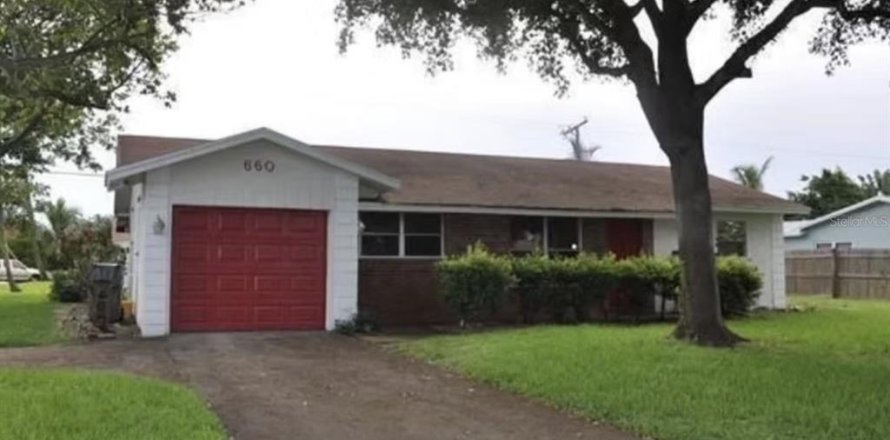 Commercial property in Delray Beach, Florida 130.06 sq.m. № 2131300
