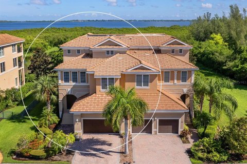 Adosado en alquiler en Bradenton, Florida, 4 dormitorios, 408.03 m2 № 1904449 - foto 1