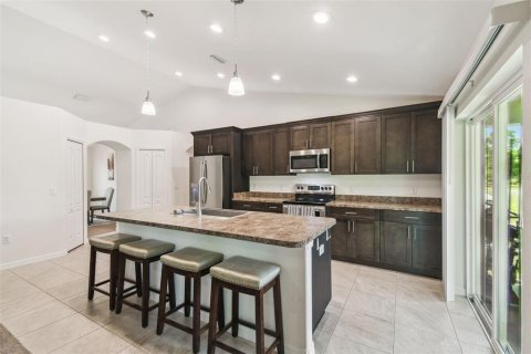 House in Weeki Wachee, Florida 3 bedrooms, 181.62 sq.m. № 1653978 - photo 16