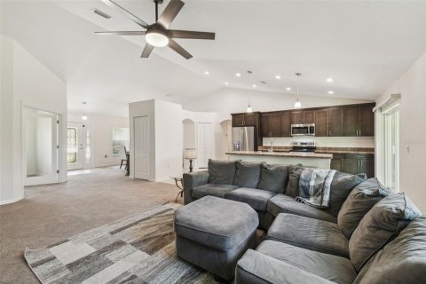 House in Weeki Wachee, Florida 3 bedrooms, 181.62 sq.m. № 1653978 - photo 8